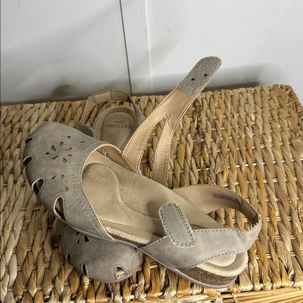 Origins‎ Women's Taupe Sandals size 9 - Picture 5 of 7